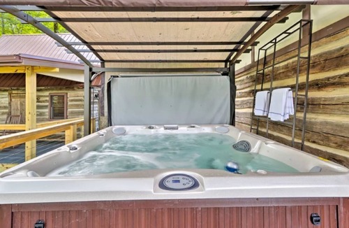 Topton Cabin | Sleeps 12 Lake Front Cabins Private Dock Hot Tub Pet Friendly