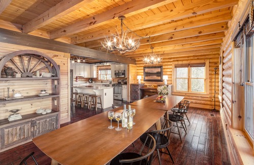 Asheville Cabin | Sleeps 20 | Grand Mountain Lodge Hot Tub + Sauna + Views | Mountain View Lodge