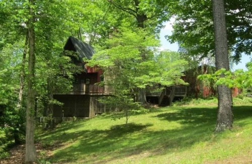 Hillsboro Cabin | Sleepy Hollow Large 4 Bedroom Lakefront House in Rocky Fork Lake