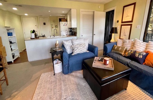 North Shore House | Small and sweet, perfect get-a-way! Sleeps 2