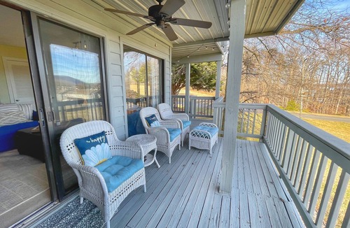 North Shore House | Small and sweet, perfect get-a-way! Sleeps 2