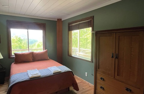 Bryson City Cabin | Smoky Mountain Estate for Weddings & Groups Sleeps 30 Near Bryson City NC Sauna