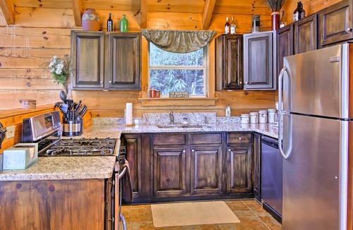 Kyle Cabin | Smoky Mountain Retreat w/Deck & Mountain Views!