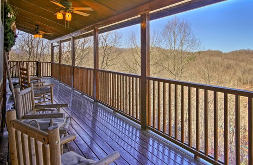 Kyle Cabin | Smoky Mountain Retreat w/Deck & Mountain Views!