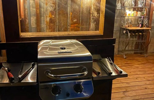 Franklin Cabin | Smoky mountains secluded couples retreat cabin in Franklin!