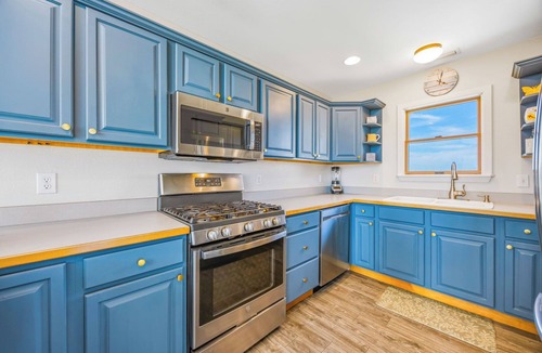 Waves House | S’mores & Shores - Dog Friendly Oceanview Home w/Saltwater Pool & Hot Tub