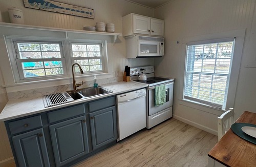 Morehead City House | So dang cute and only 3 blocks to Front Street!
