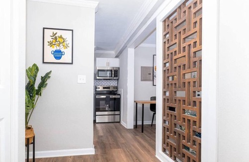 Cottage Line Apartment | Sojourn Beach Side Paradise Cove Suite