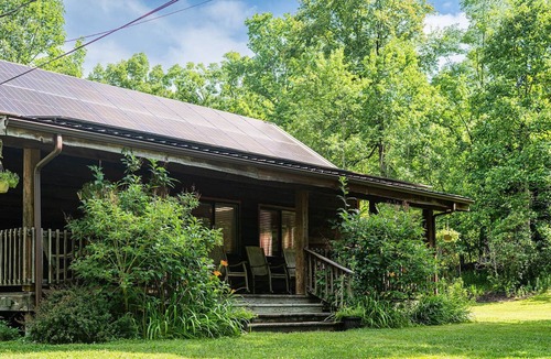 Victor House | Solar Powered with Massive Timber Framed Great Room. The Meadows