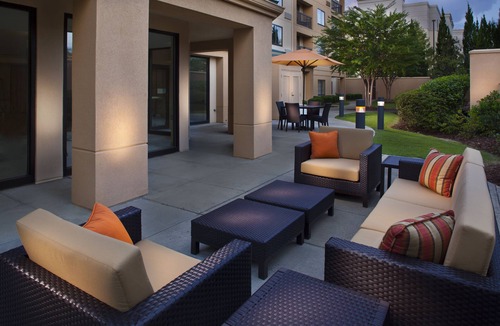 Crestline Heights Hotel | Sonesta Select Birmingham