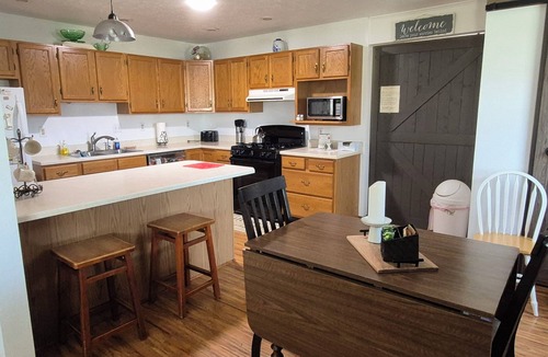Shipshewana House | Songbird Haven, 3 min from town, Pumpkinvine, MEC,concerts. 3 bedroom, 2 bath.