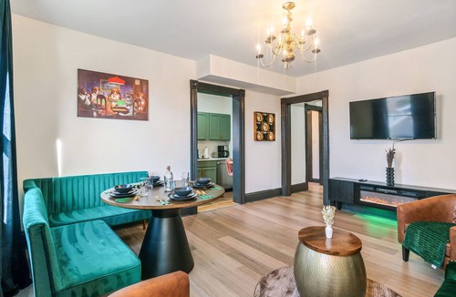 Mosby House | Sophisticated 2BR Speakeasy with Moody Vibes