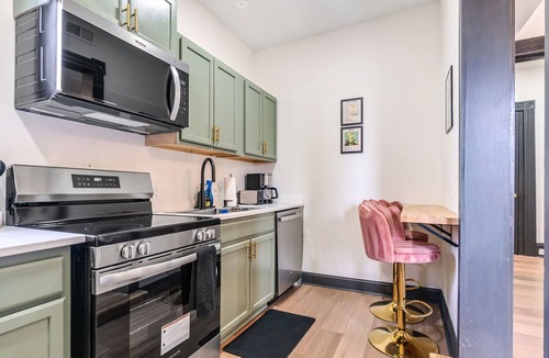 Mosby House | Sophisticated 2BR Speakeasy with Moody Vibes