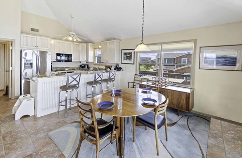 Avon House | Soundfront Dog Friendly w/Hot Tub, Dock, Private Windsurfing Access, Foosball