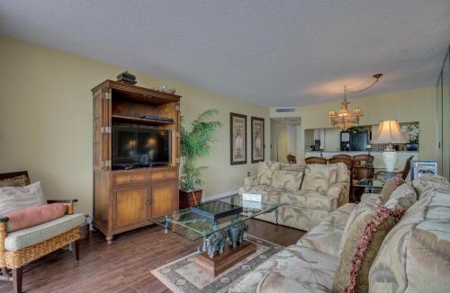 Arcadian Shores Apartment | South Hampton 503 Condo