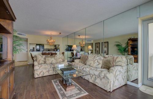 Arcadian Shores Apartment | South Hampton 503 Condo