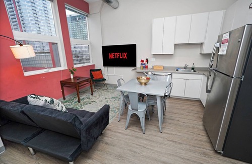 Near South Side Apartment | South Loop 2BR Retreat Near Grant Park, Soldier Field & Columbia College