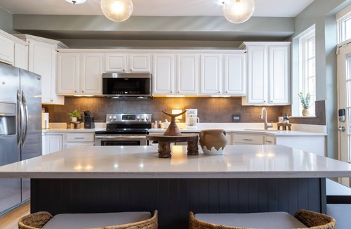 Central West End House | Space & Luxury in Central West End + Private Parking + Excellent Location!
