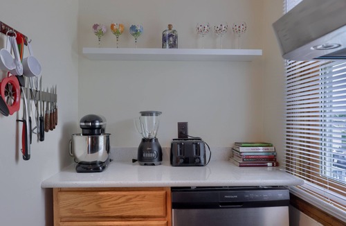 Gettysburg House | Spacious 1 BR Stratton House: A Cozy Downtown Stay Backing to Culp's Hill