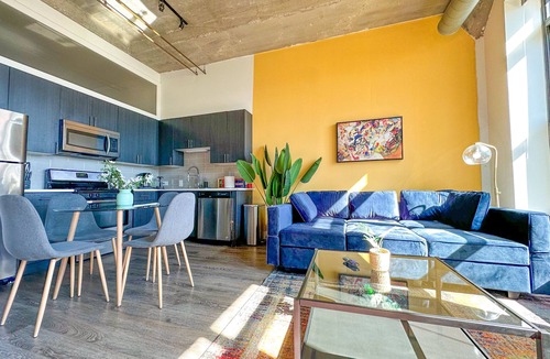 Near South Side House | Spacious 2BR Group Stay near McCormick Place & Wintrust Arena