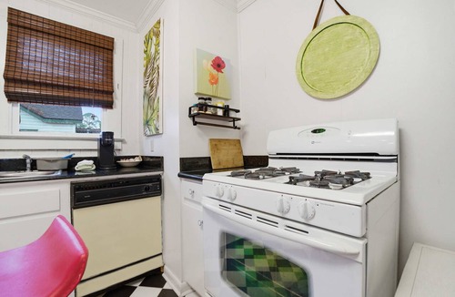 Freetown - Port Rico Apartment | Spacious 2BR Perfect for Work Crews or Families