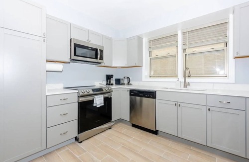 West Ridge Apartment | Spacious 3BR/2BA Apartment - Smart Lock & 85" TV - Near Downtown