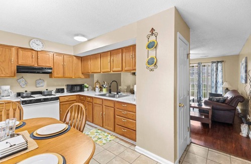 Brighton House | Spacious 3BR Home 10 Min to Downtown Big Yard
