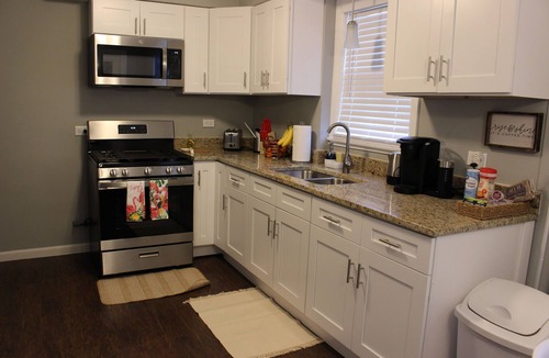 Hermosa Apartment | Spacious 3BR Home w Parking. Perfect for Families & Longer Stays