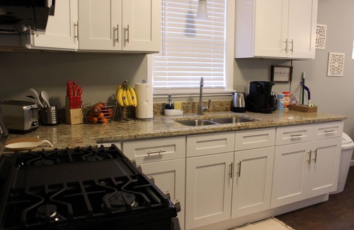 Hermosa Apartment | Spacious 3BR Home w Parking. Perfect for Families & Longer Stays