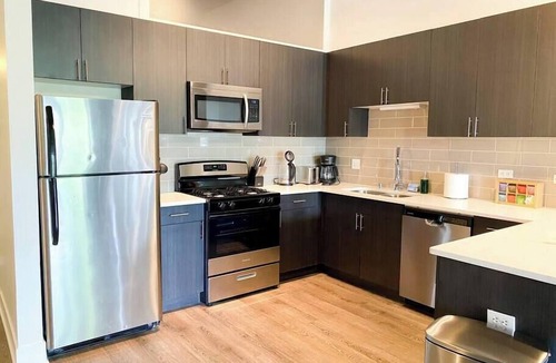Near South Side Apartment | Spacious 3BR Suite South Loop Chicago Near McCormick Place & Soldier Field