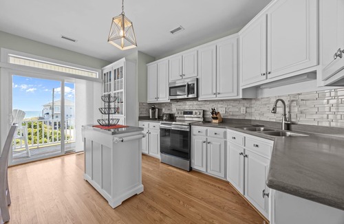 North Topsail Beach House | Spacious 4 Bedroom w/Ocean Views, Dock & Kayak Launch. 2 Min Walk 2 Beach