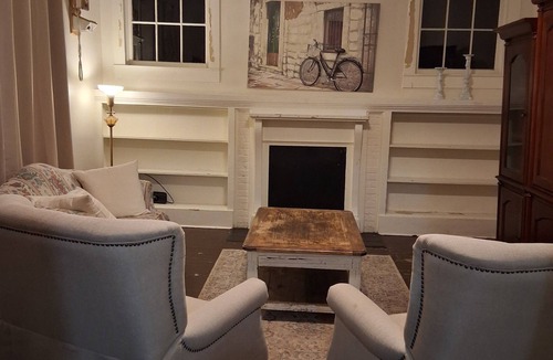 Selma House | Spacious 4 bedroom 2 bathroom historic home close to historic Selma downtown!