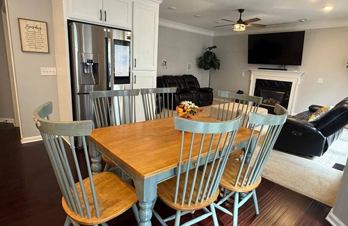 Greensboro House | Spacious 4-bedroom house in peaceful Greensboro