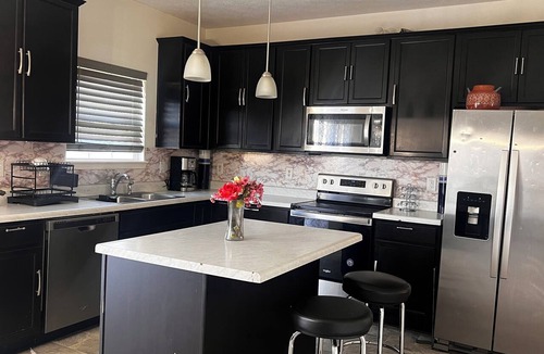 Plainfield House | Spacious 4-bedroom house in charming Plainfield with AC