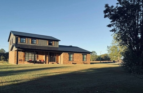 Dabolt House | Spacious 4-bedroom house in serene Daniel Boone National Forest in Annville, KY