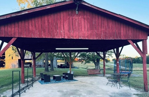 Dabolt House | Spacious 4-bedroom house in serene Daniel Boone National Forest in Annville, KY