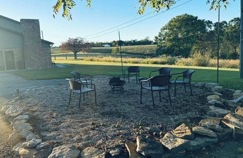 Dabolt House | Spacious 4-bedroom house in serene Daniel Boone National Forest in Annville, KY