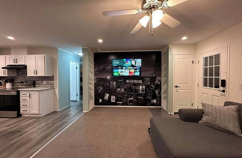 Bangor House | Spacious 4-bedroom house in beautiful Bangor with AC, WiFi