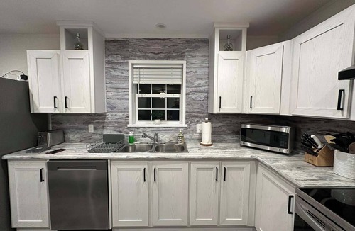 Bangor House | Spacious 4-bedroom house in beautiful Bangor with AC, WiFi
