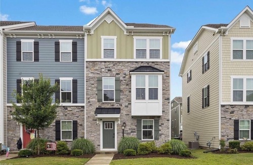 Deep Creek South House | Spacious 4-bedroom townhome with private dock, fitness center, dog park & more