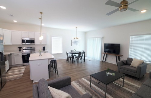Central House | Spacious 4-bedroom townhome in Central with AC, WiFi. Enjoy your stay