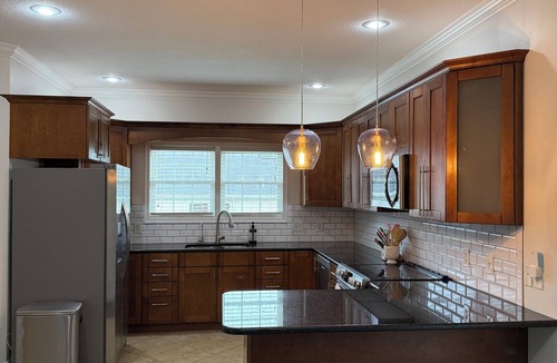 Cross Keys House | Spacious 4-bedroom house in lovely Harrisonburg with WiFi and 2 living rooms