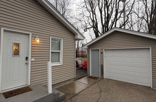 Normal House | Spacious 4 BR Home-1/2 block CEFCU Arena, Illinois State University