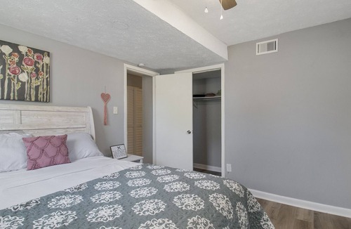 Riverdale House | Spacious 4bdrm/3bth Home- 14 min to Airport
