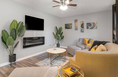 Riverdale House | Spacious 4bdrm/3bth Home- 14 min to Airport