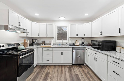 Athens House | Spacious 4BR/3.5BA Athens Home— Near UGA & Downtown