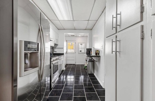 Park View House | Spacious 4BR DC Townhouse with Free Parking