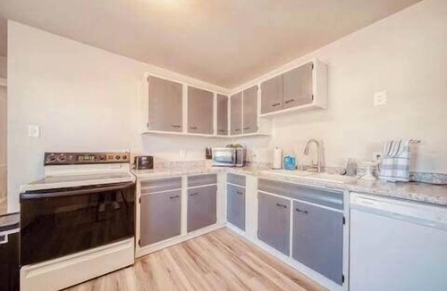 Rolla House | Spacious 4BR | Sleeps 8 | 5 Min to S&T & Downtown