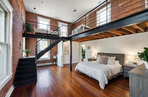 East Price Hill House | Spacious 5-bedroom building with AC in tranquil Cincinnati