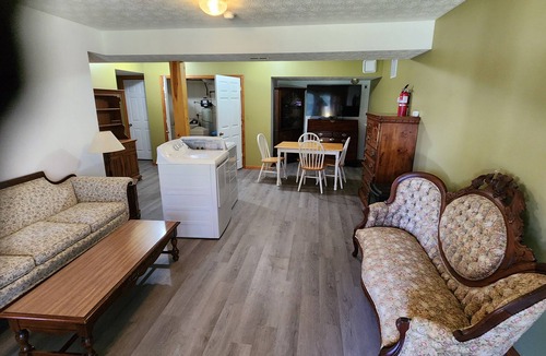 Woodstock House | Spacious 5-bedroom house in serene Woodstock with AC, mountain views, State Park